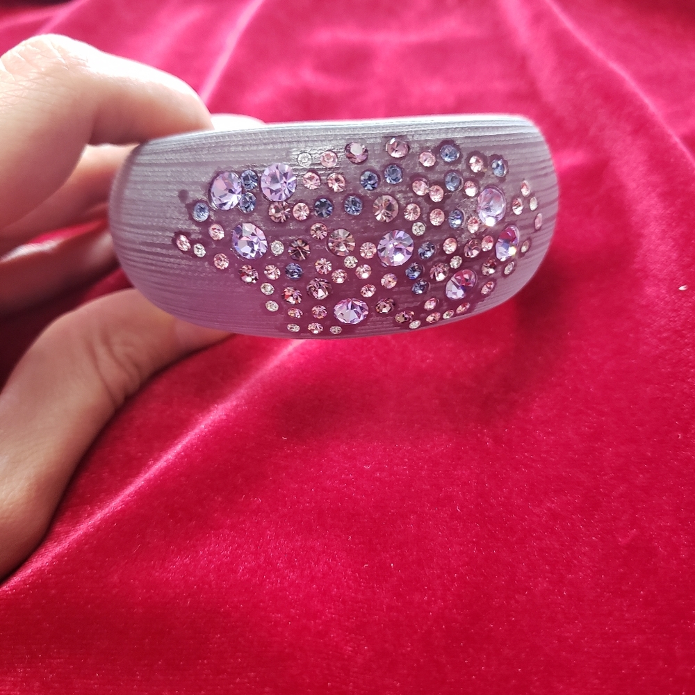 Vintage Purple Plum Carved LUCITE with Rhinestones WIDE Tapered Bangle Bracelet - Picture 7 of 16